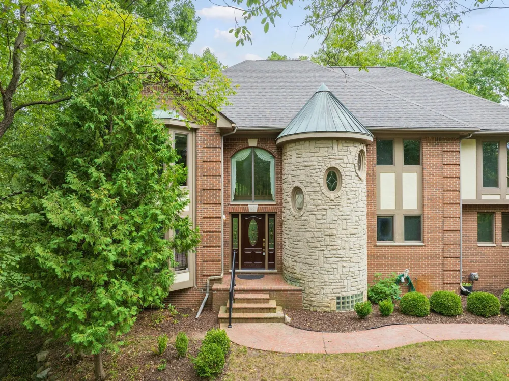 1260 Silverbell Road Rochester, MI 48306