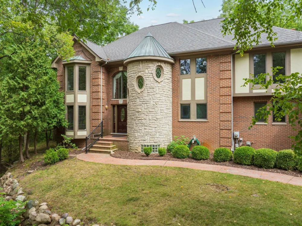 1260 Silverbell Road Rochester, MI 48306