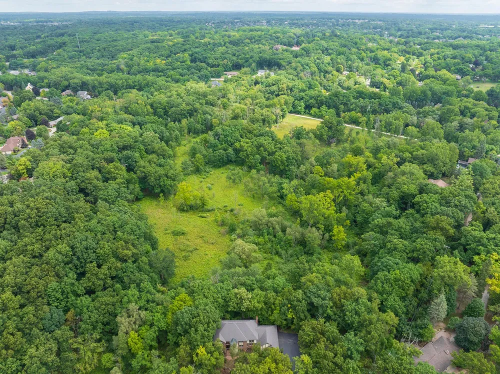 1260 Silverbell Road Rochester, MI 48306