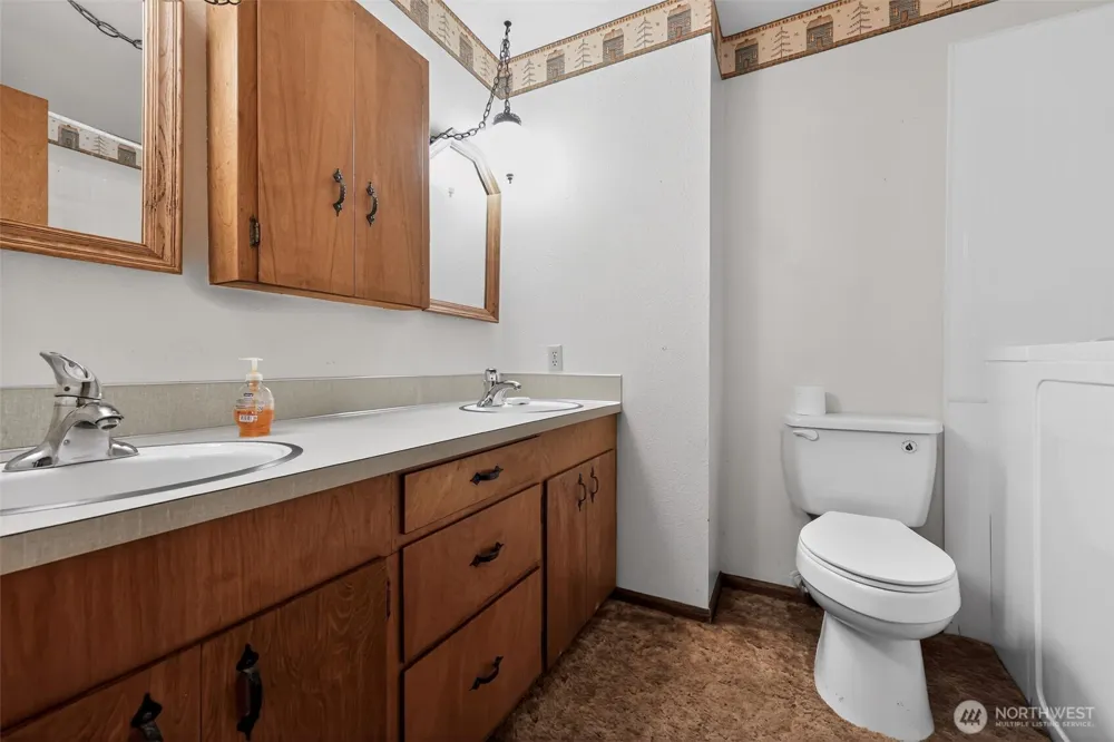 716 Garden Hill Rd Elma, WA 98541