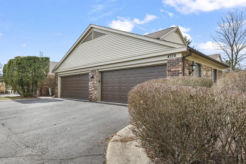 4376 Knightsbridge Lane West Bloomfield, MI 48323