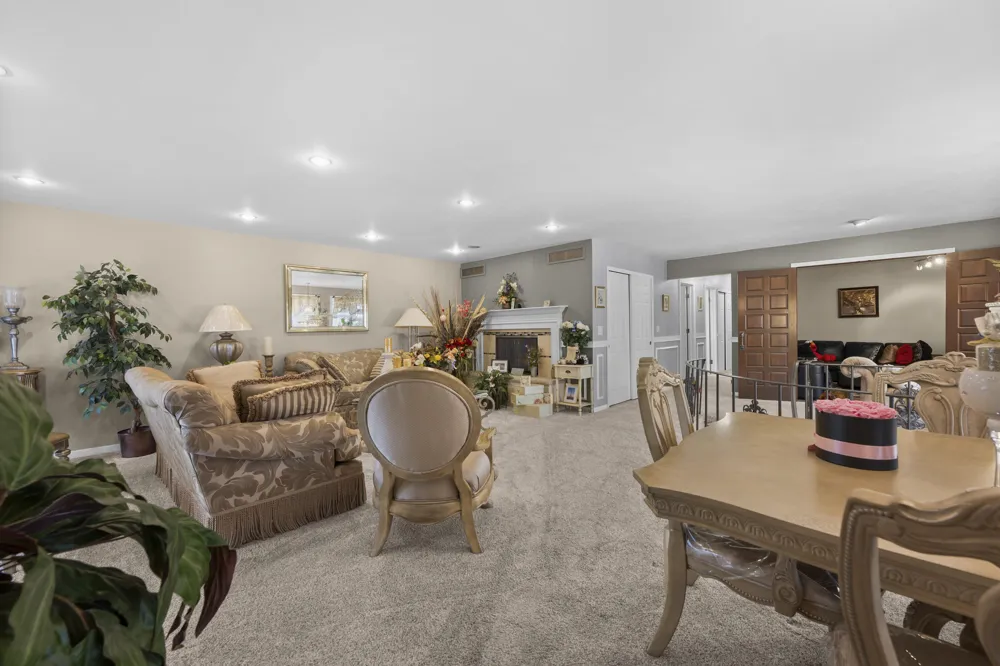 4376 Knightsbridge Lane West Bloomfield, MI 48323