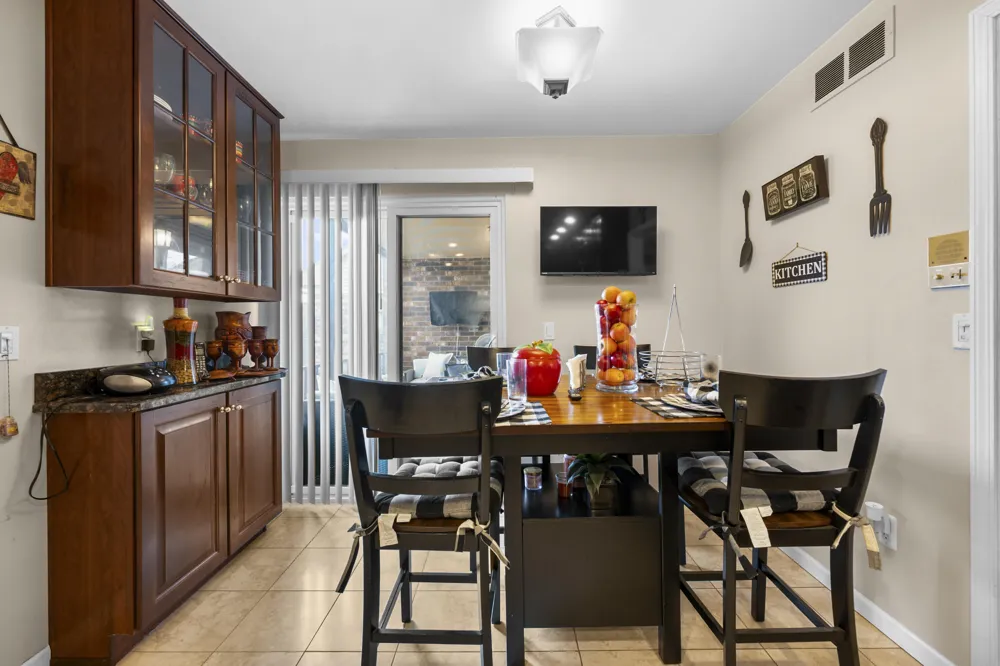 4376 Knightsbridge Lane West Bloomfield, MI 48323