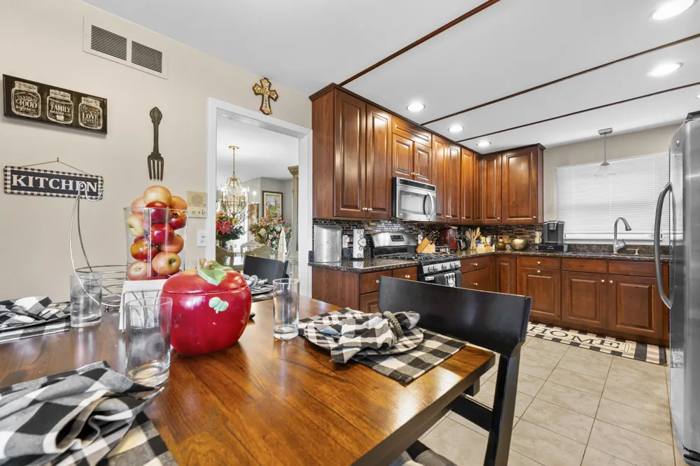 4376 Knightsbridge Lane West Bloomfield, MI 48323