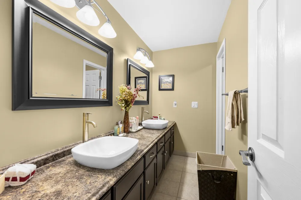 4376 Knightsbridge Lane West Bloomfield, MI 48323