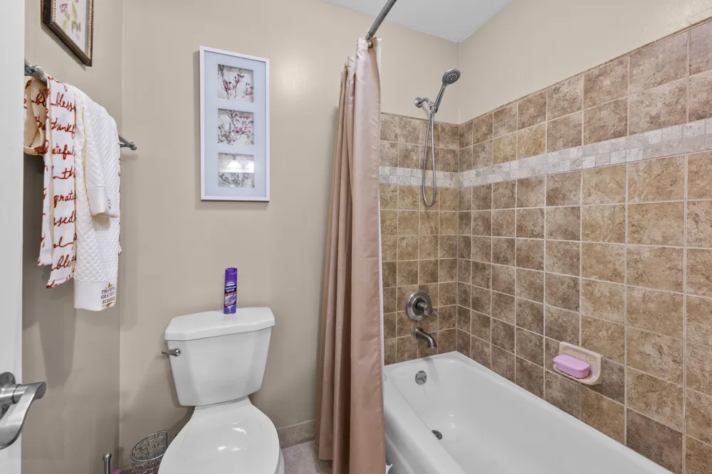 4376 Knightsbridge Lane West Bloomfield, MI 48323