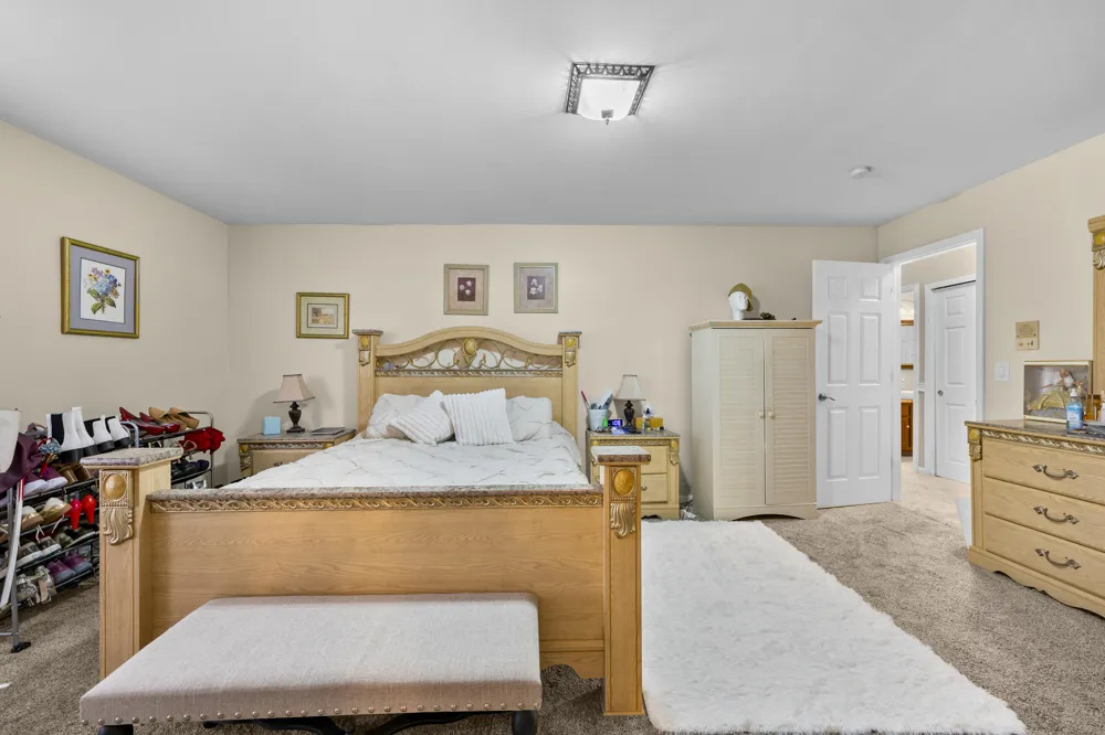 4376 Knightsbridge Lane West Bloomfield, MI 48323