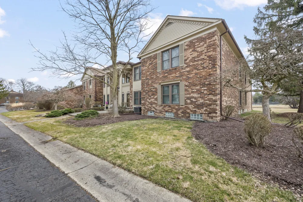 4376 Knightsbridge Lane West Bloomfield, MI 48323