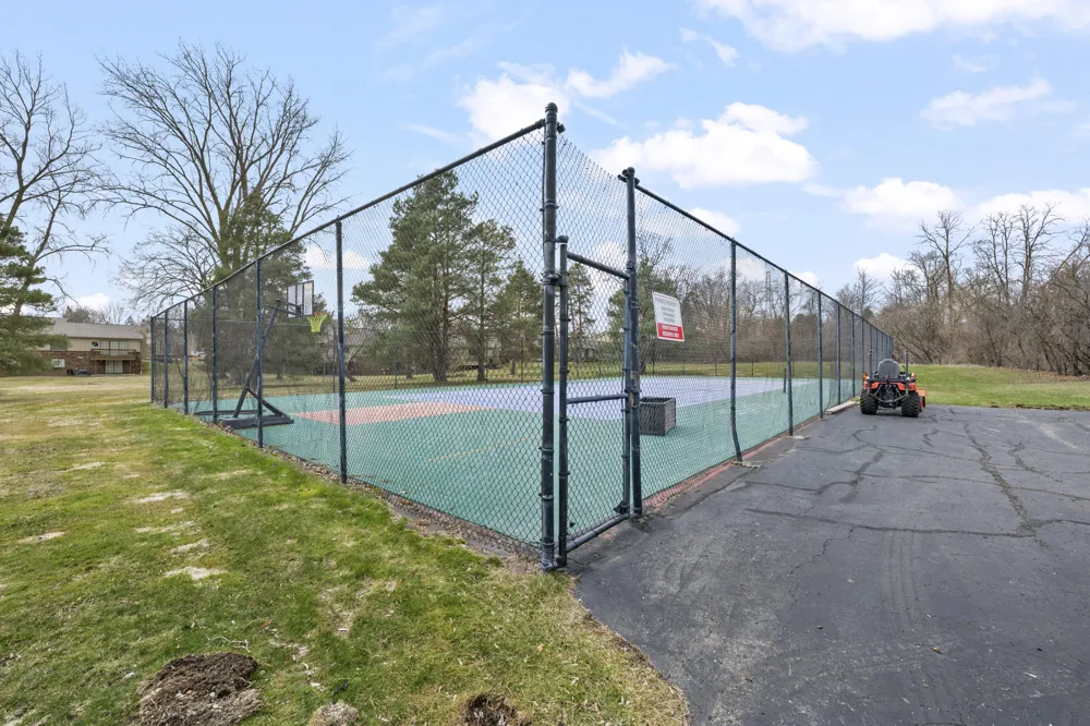 4376 Knightsbridge Lane West Bloomfield, MI 48323