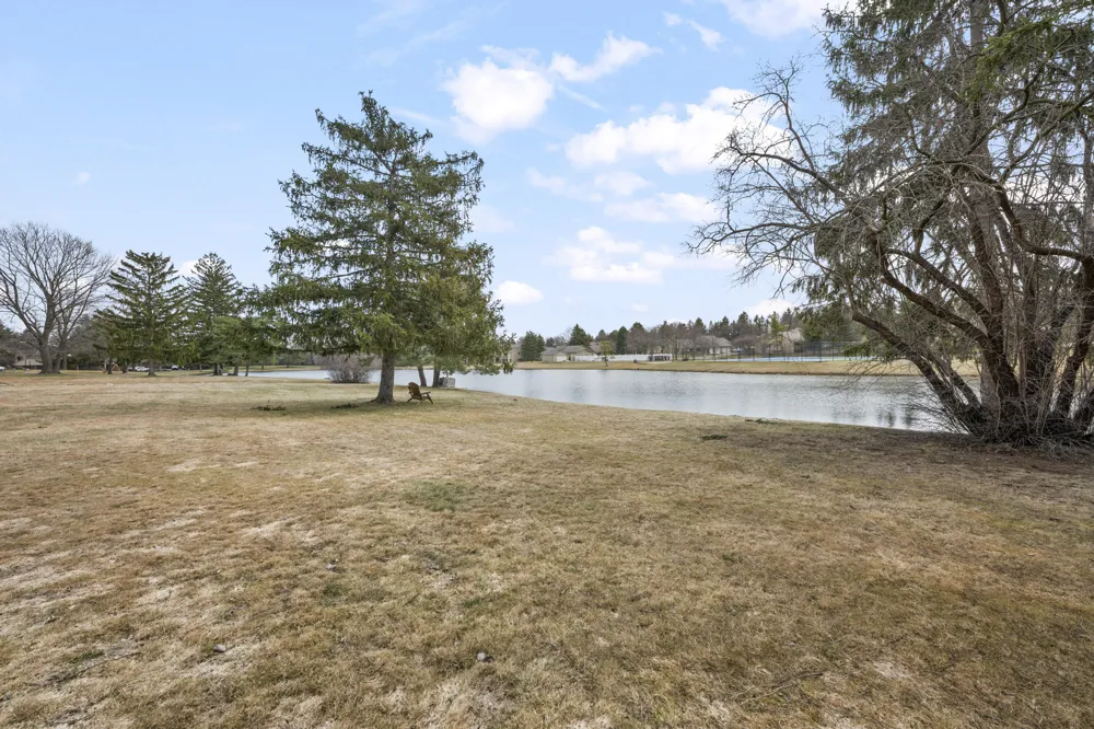4376 Knightsbridge Lane West Bloomfield, MI 48323