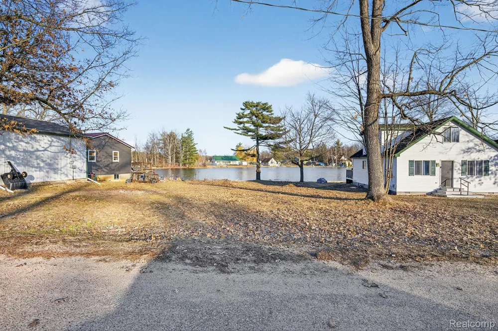 Circle Drive Hamilton Township, MI 48625