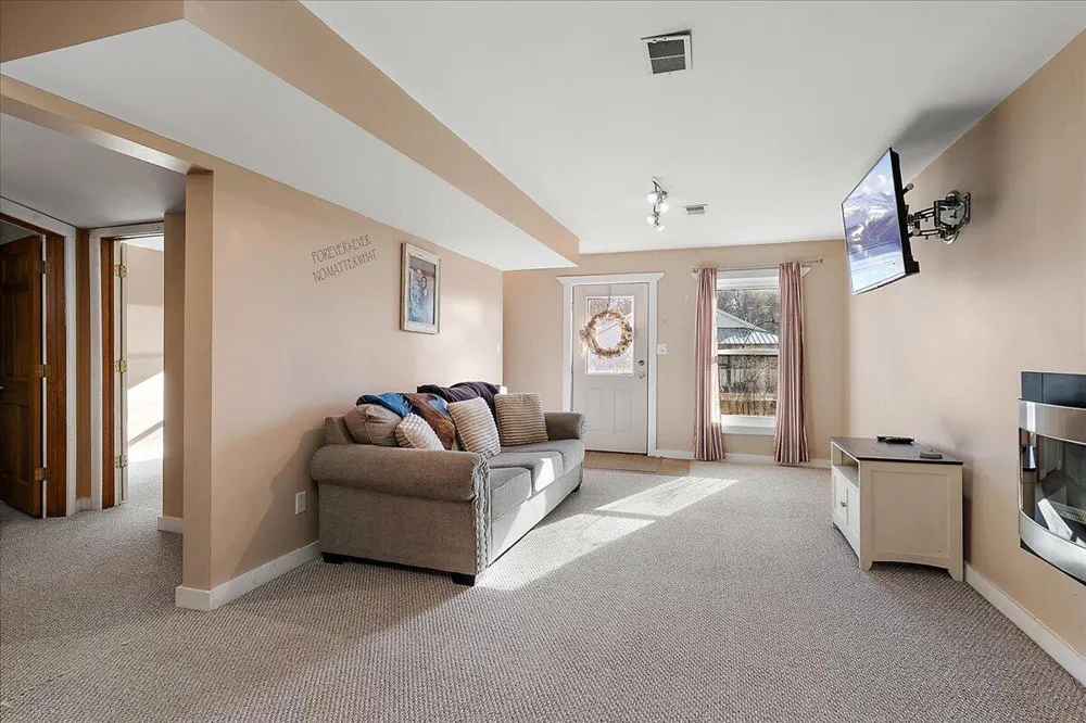 12880 Jordan Meadows Court NE Vergennes Township, MI 49331