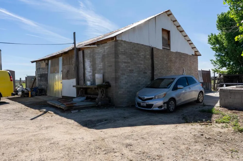 23429 Highway 152 Los Banos, CA 93635