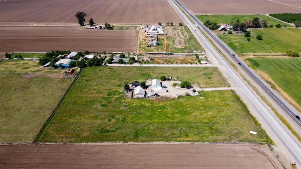 23429 Highway 152 Los Banos, CA 93635
