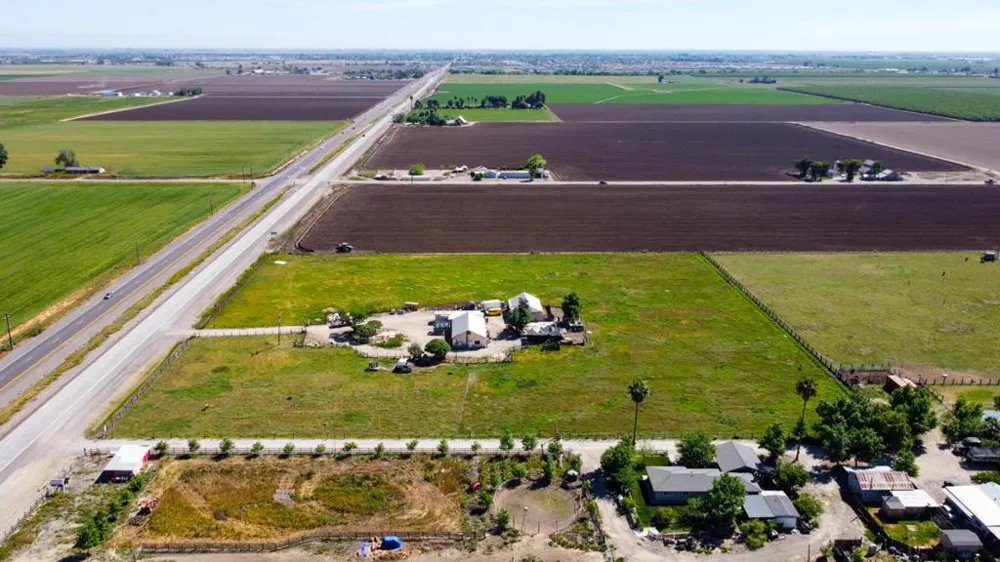 23429 Highway 152 Los Banos, CA 93635