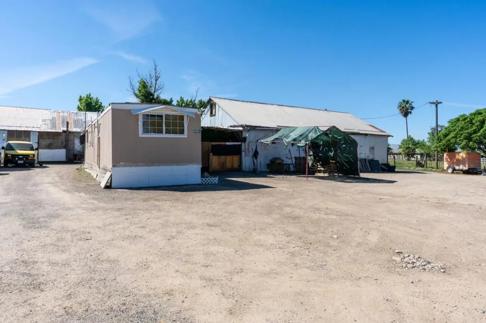 23429 Highway 152 Los Banos, CA 93635