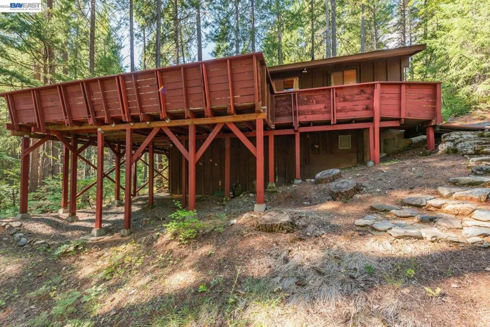 761 Lake Forest Dr. Trinity Center, CA 96091