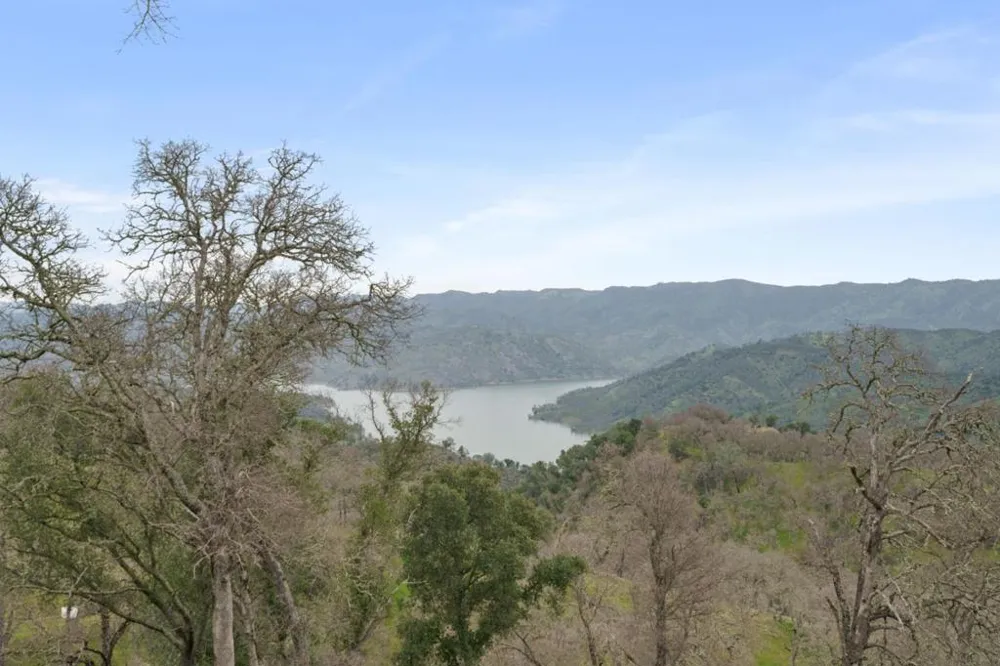 1525 Headlands Drive Napa, CA 94558