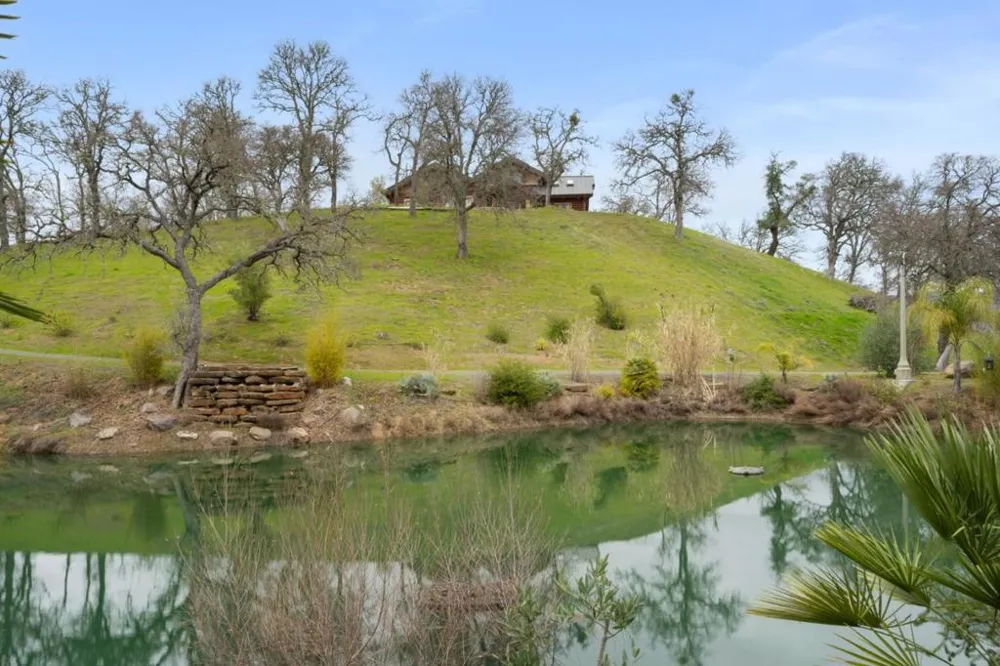 1525 Headlands Drive Napa, CA 94558