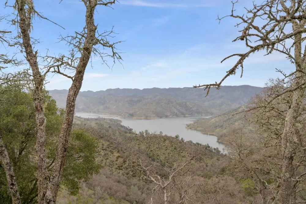 1525 Headlands Drive Napa, CA 94558