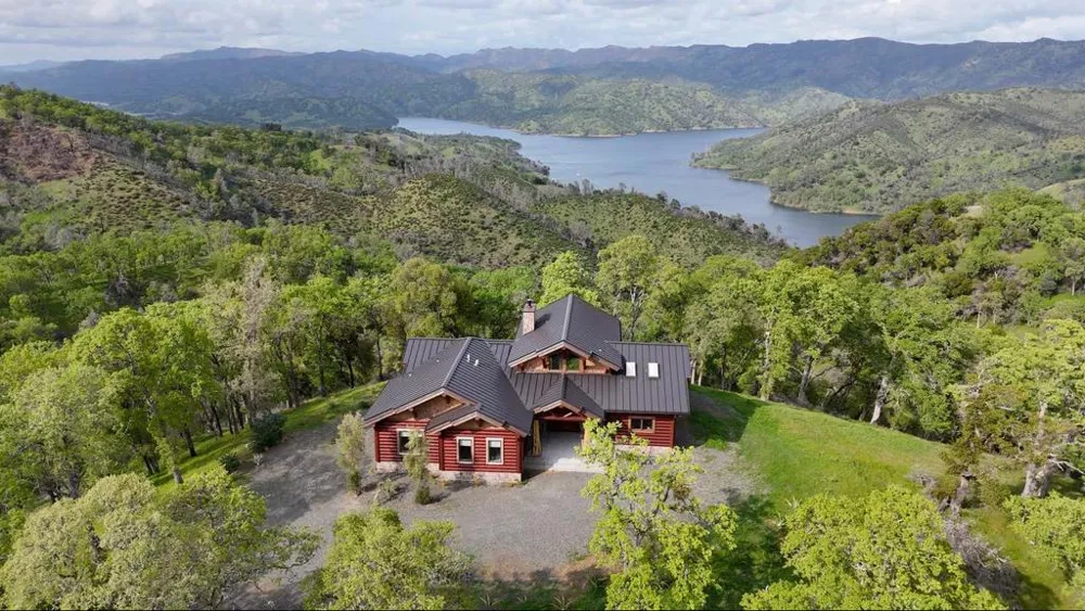 1525 Headlands Drive Napa, CA 94558
