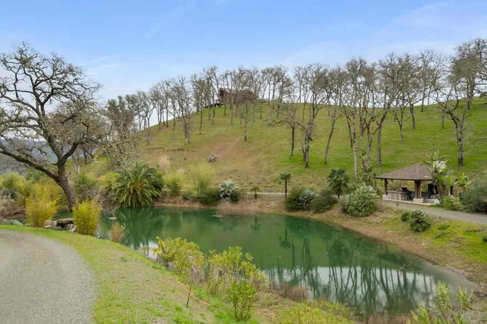 1525 Headlands Drive Napa, CA 94558