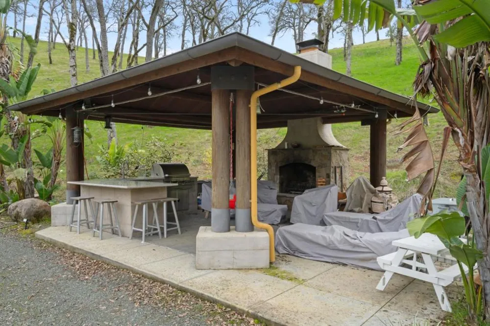 1525 Headlands Drive Napa, CA 94558