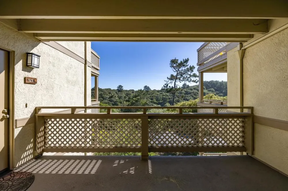 121 Quail Run Court Del Rey Oaks, CA 93940