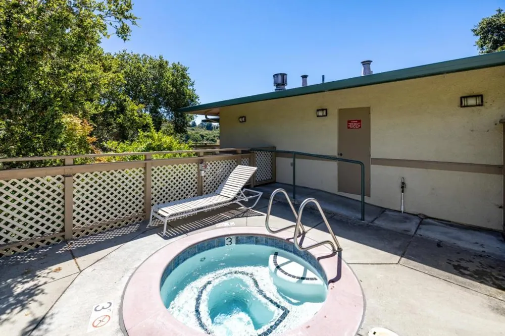 121 Quail Run Court Del Rey Oaks, CA 93940