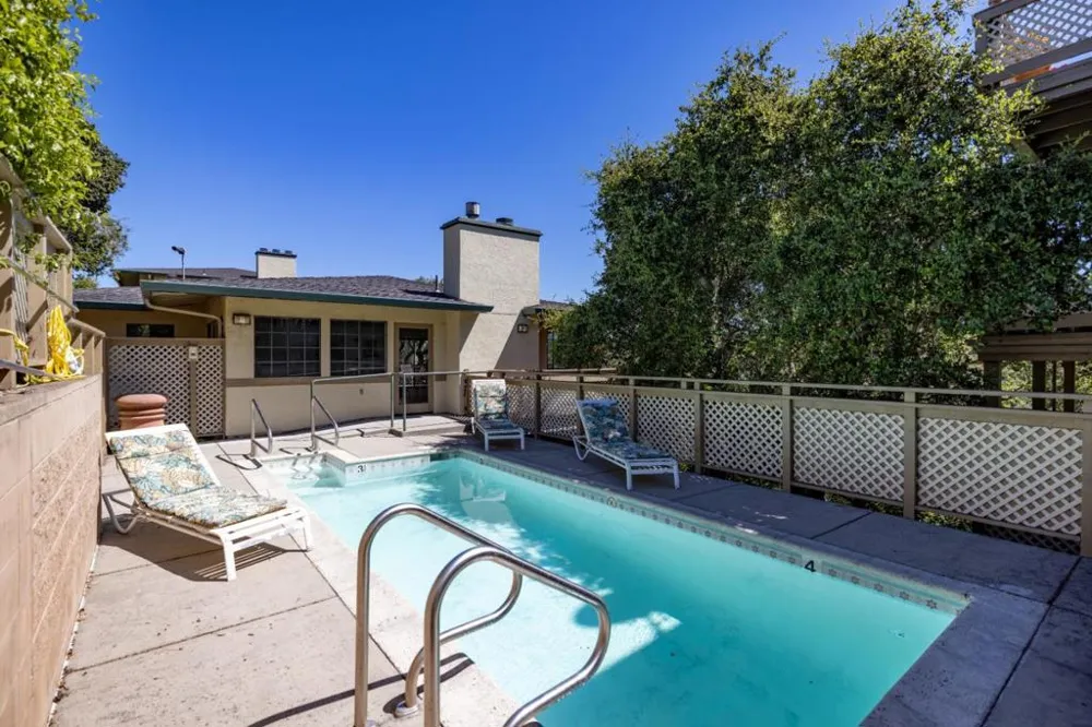 121 Quail Run Court Del Rey Oaks, CA 93940
