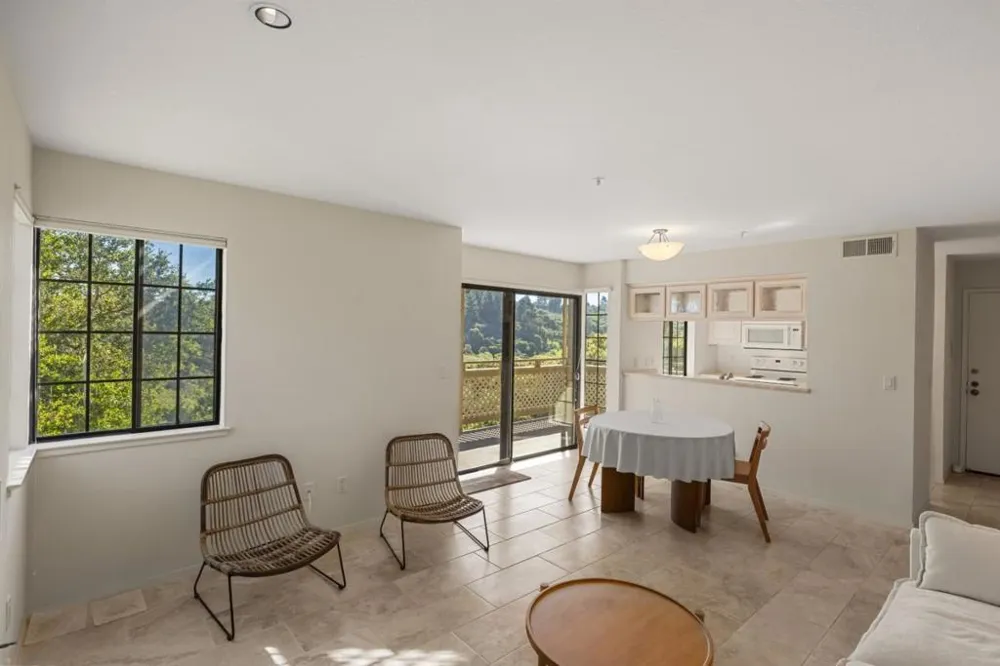 121 Quail Run Court Del Rey Oaks, CA 93940