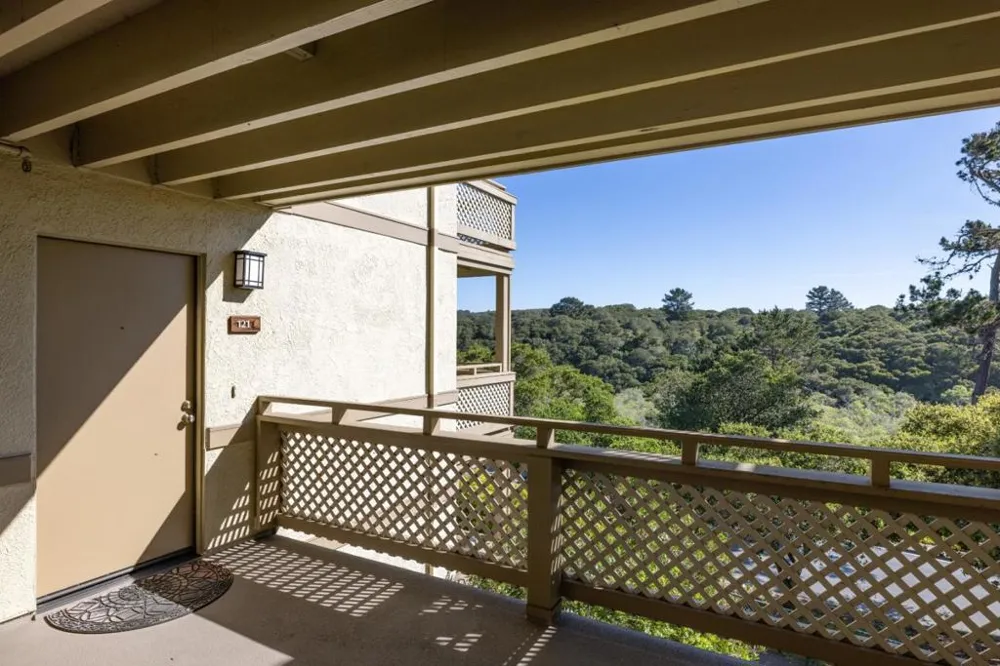121 Quail Run Court Del Rey Oaks, CA 93940