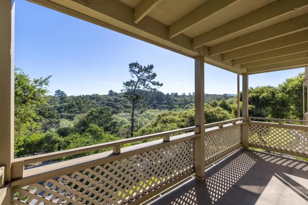 121 Quail Run Court Del Rey Oaks, CA 93940