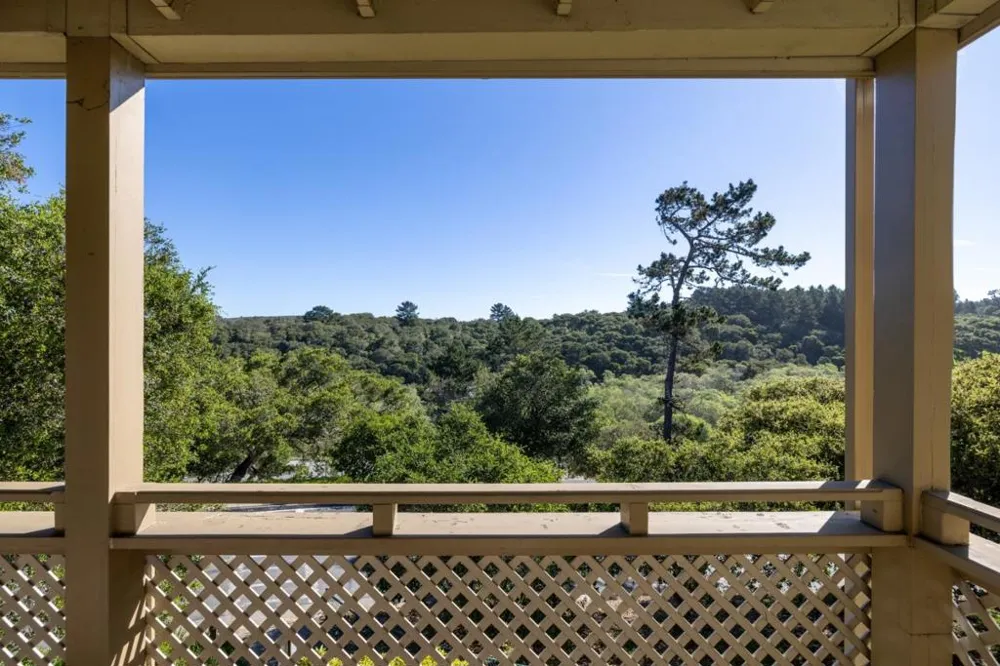 121 Quail Run Court Del Rey Oaks, CA 93940