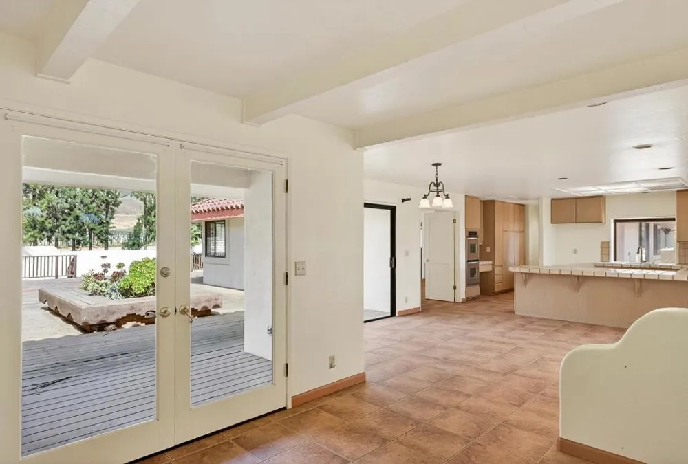 31021 Camphora Road Soledad, CA 93960