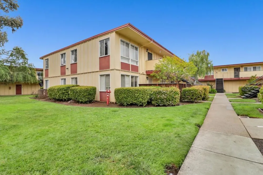 3049 Los Prados Street #223 San Mateo, CA 94403