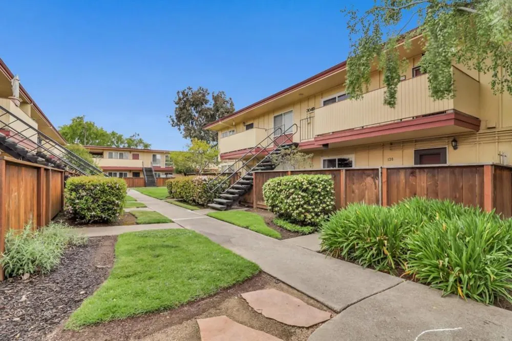3049 Los Prados Street #223 San Mateo, CA 94403