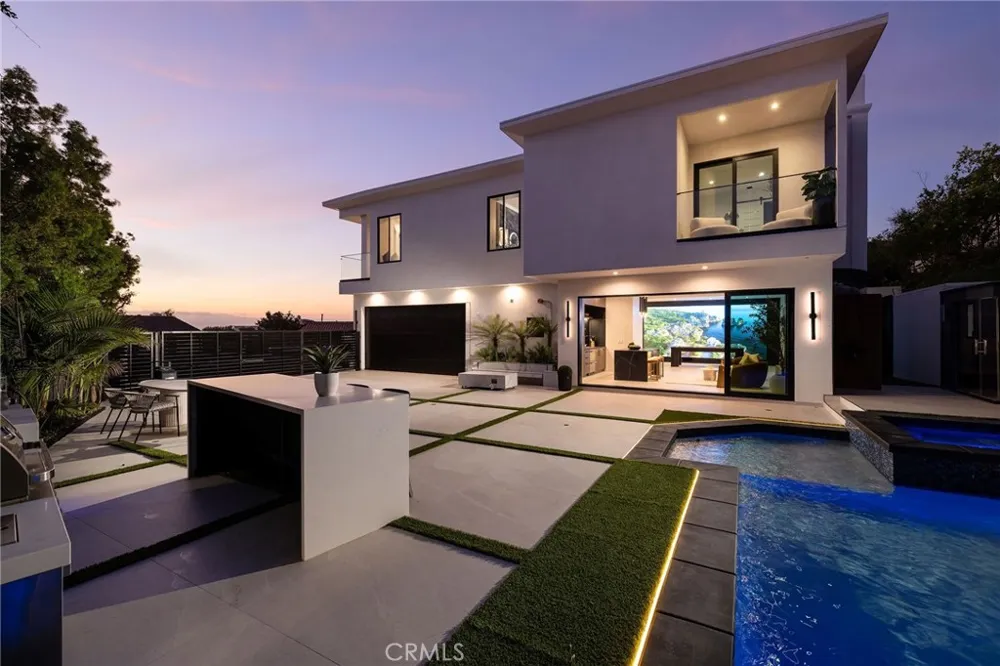 4 Narbonne Newport Beach, CA 92660