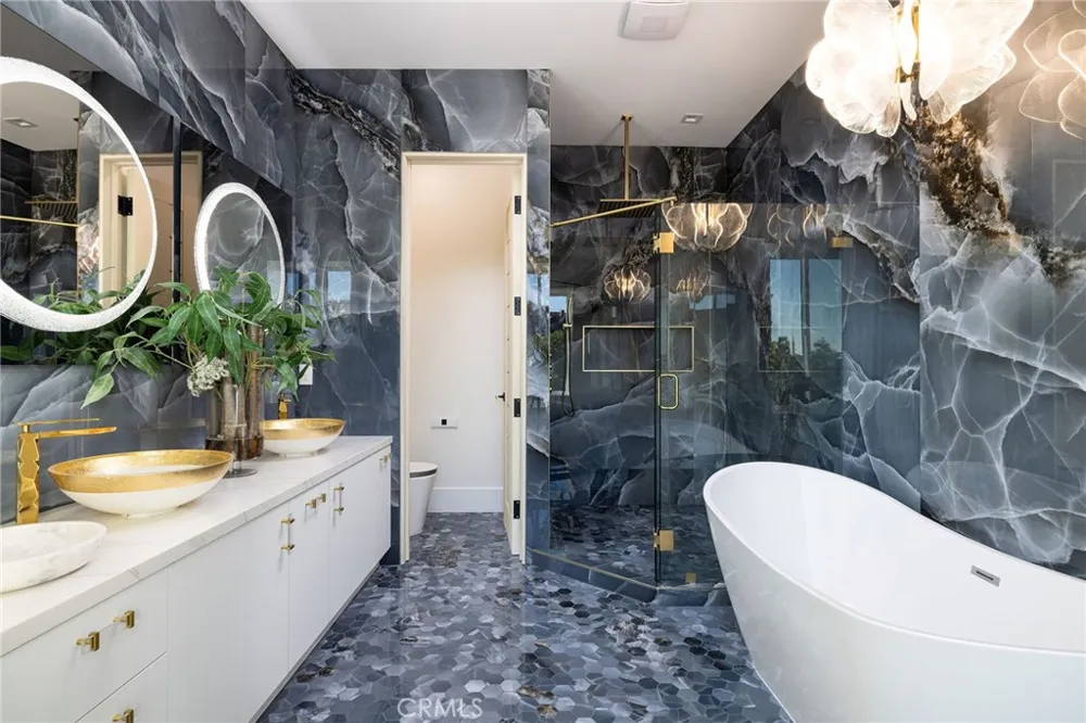 4 Narbonne Newport Beach, CA 92660