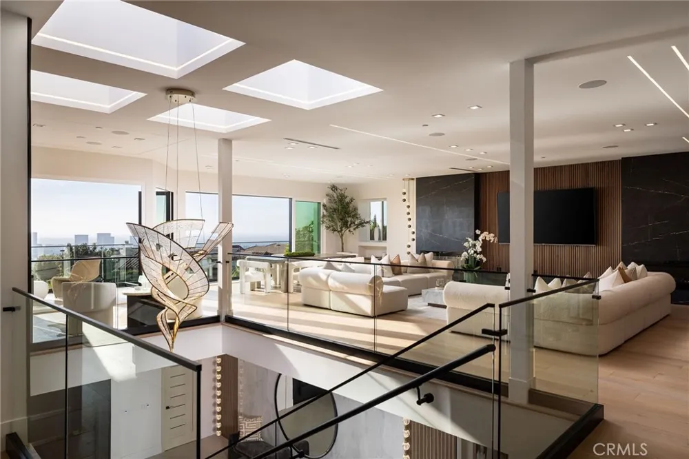 4 Narbonne Newport Beach, CA 92660