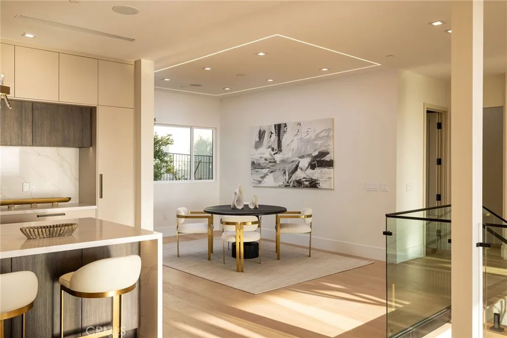 4 Narbonne Newport Beach, CA 92660