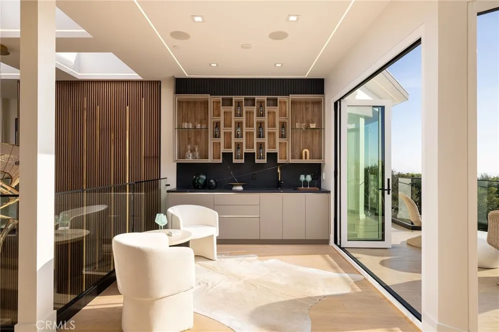 4 Narbonne Newport Beach, CA 92660