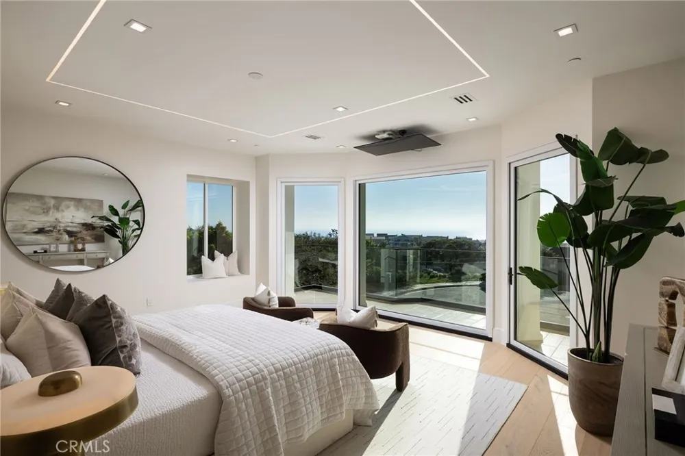 4 Narbonne Newport Beach, CA 92660