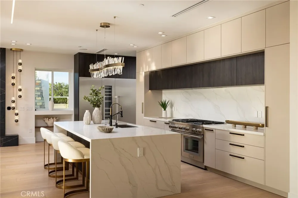 4 Narbonne Newport Beach, CA 92660