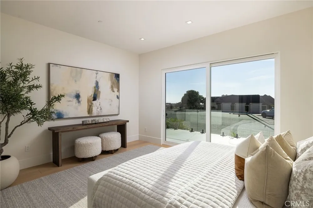 4 Narbonne Newport Beach, CA 92660