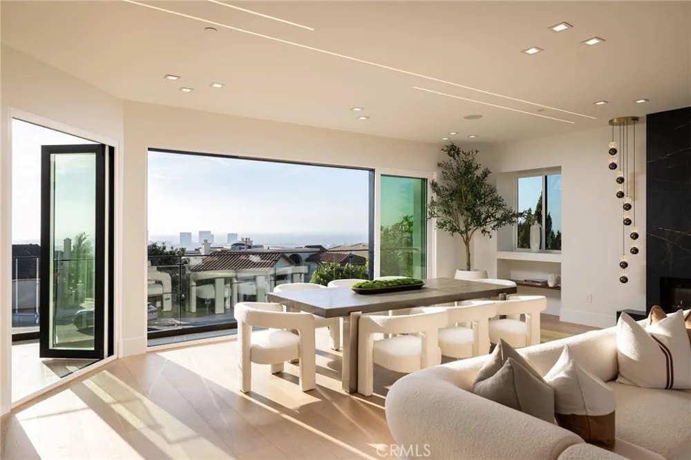 4 Narbonne Newport Beach, CA 92660
