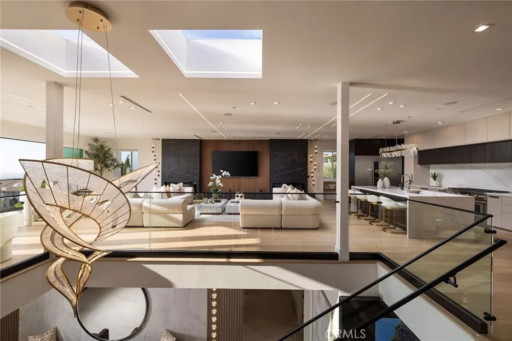 4 Narbonne Newport Beach, CA 92660