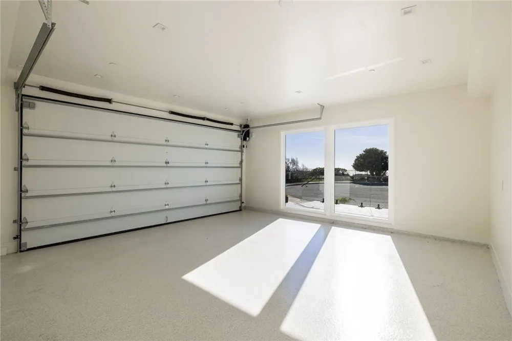 4 Narbonne Newport Beach, CA 92660