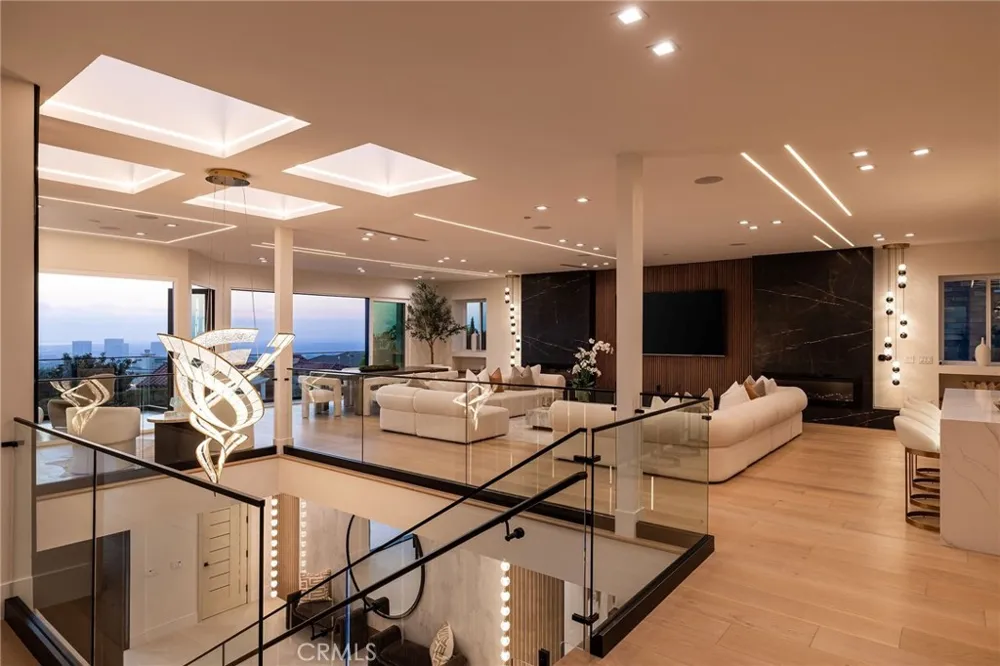 4 Narbonne Newport Beach, CA 92660