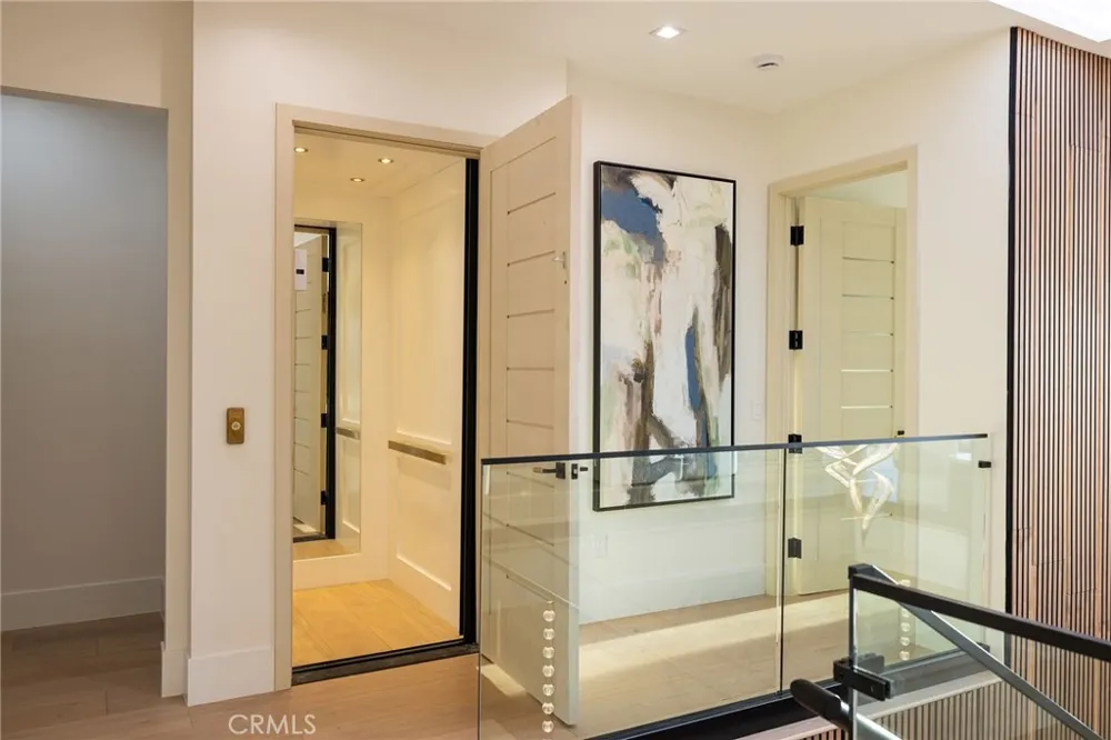 4 Narbonne Newport Beach, CA 92660